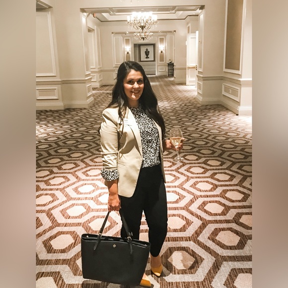 Meet your Posher, Kayla - Picture 7 of 9